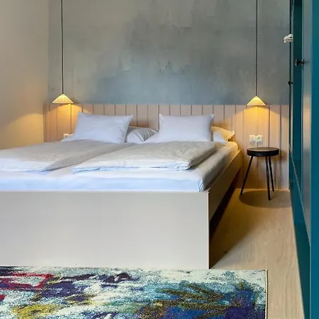 Steiner - In - Out Appartement