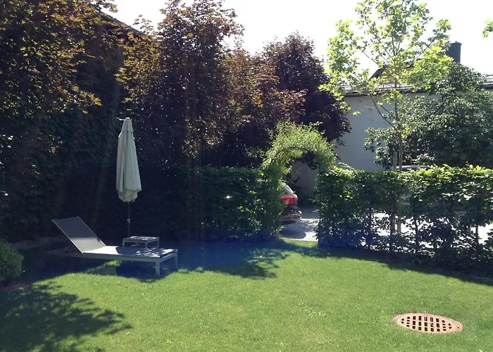 Steiner - In - Out Apartment *