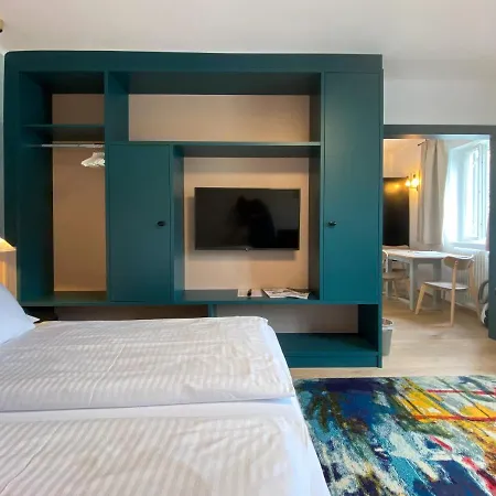 Steiner - In - Out Целль-ам-Зе