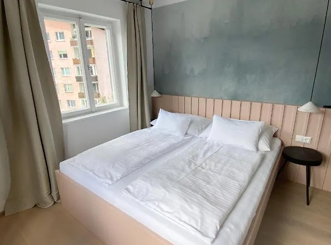 Steiner - In - Out Appartement